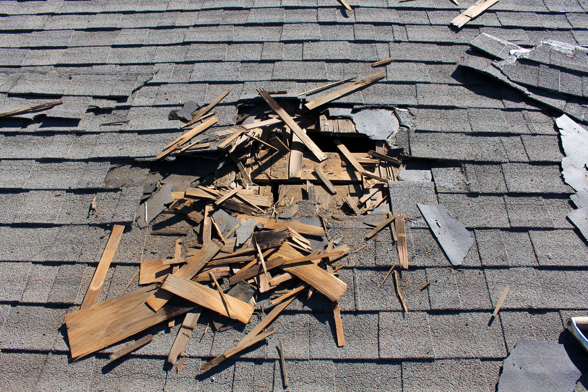 Will You Replace Damaged Flashing or Leadwork on a Roof?
